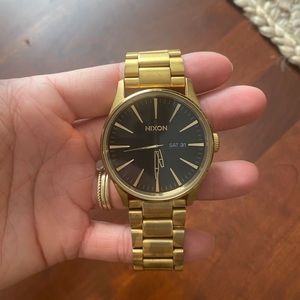 Nixon Sentry Gold
